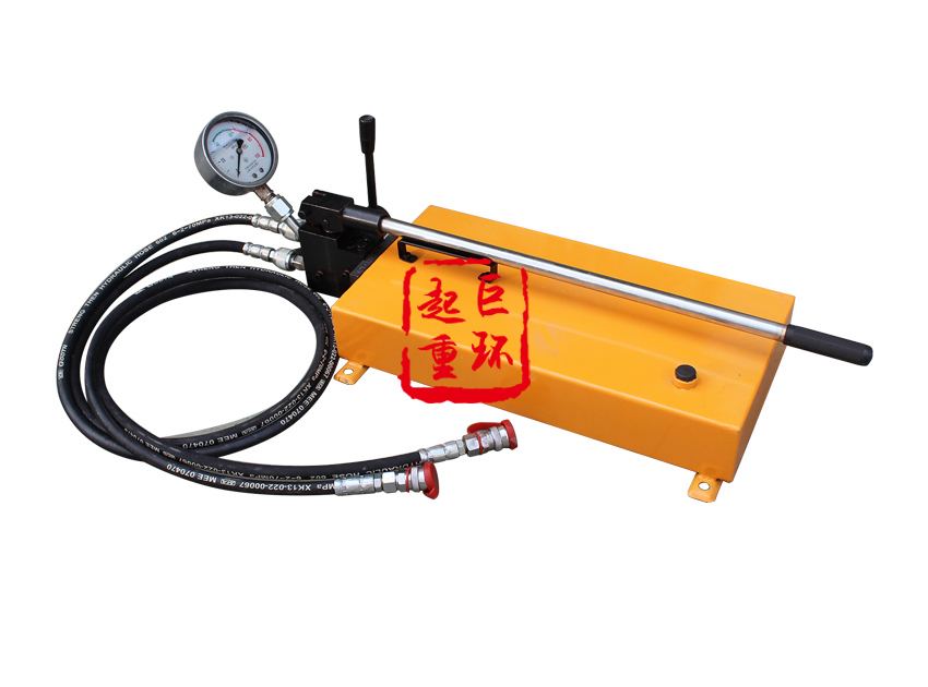 Manual hydraulic pump